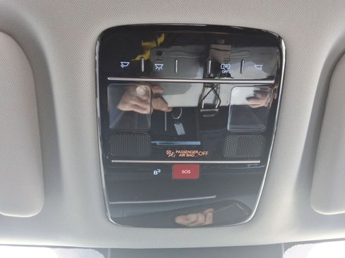 Used 2025 Hyundai Santa Fe SE image 19