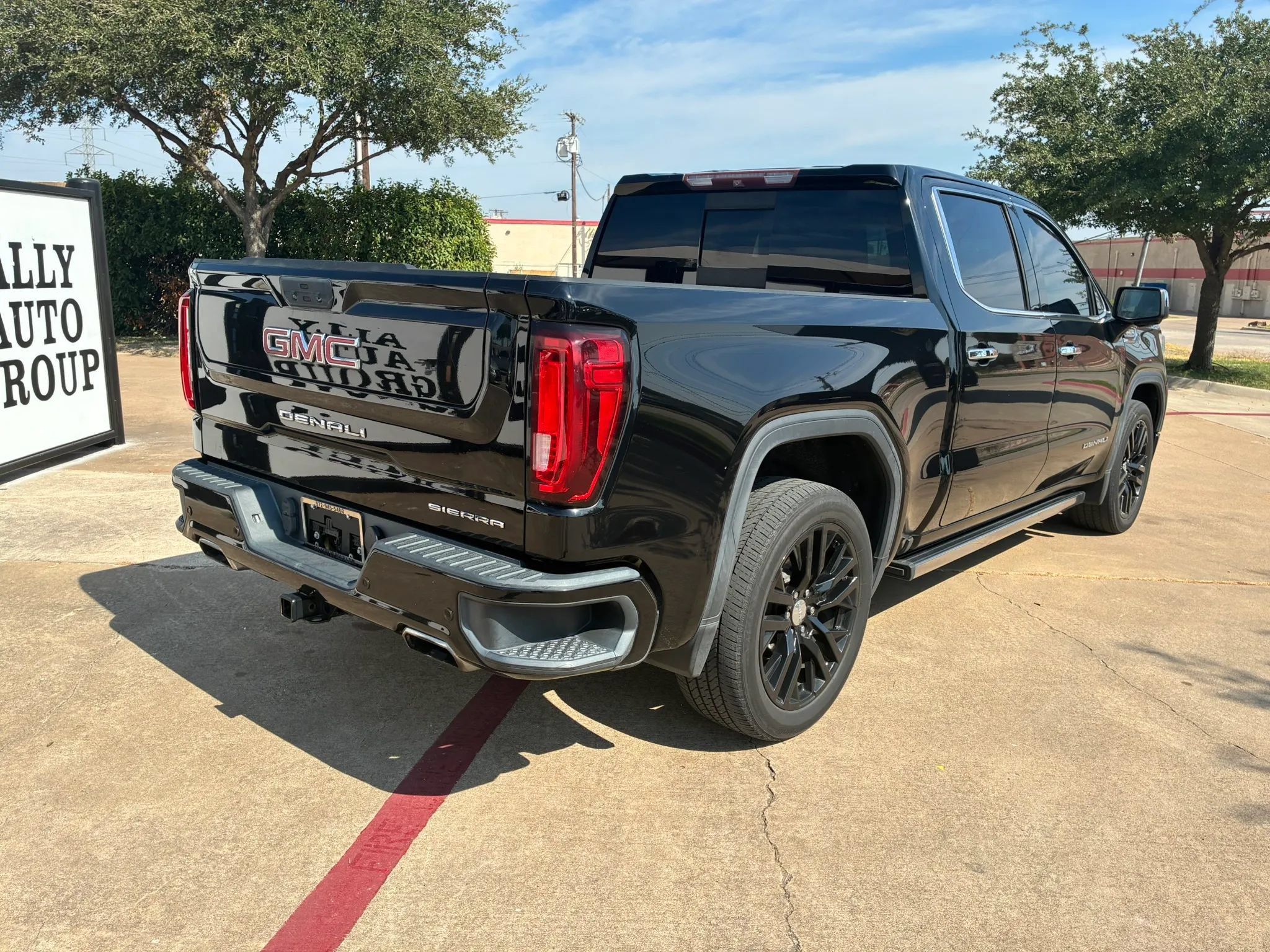 Used 2019 GMC Sierra 1500 Denali w/ Denali Ultimate Package AWD/4WD image 7