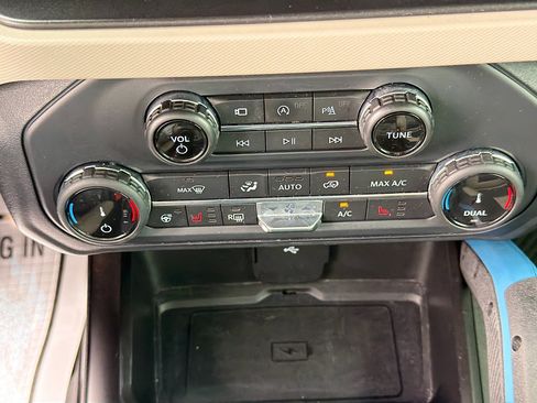 Used 2022 Ford Bronco Wildtrak AWD/4WD image 32