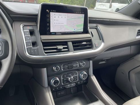 Used 2023 GMC Yukon SLT w/ SLT Luxury Package image 26