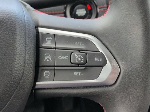 Used 2025 Jeep Compass Trailhawk AWD/4WD image 8