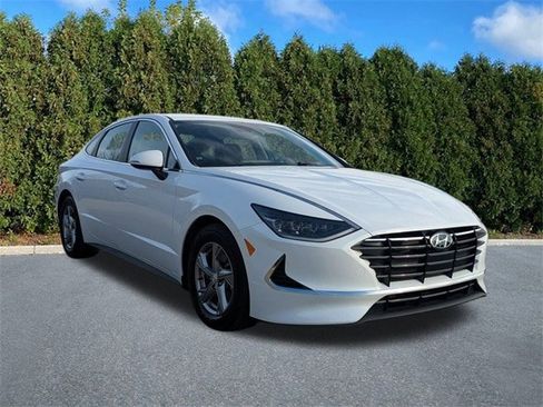 Certified 2023 Hyundai Sonata SE w/ Winter Weather Package image 3
