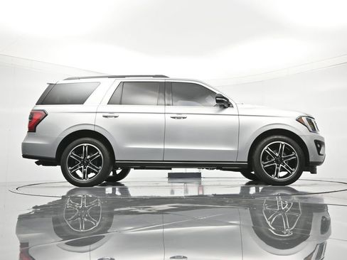 Used 2019 Ford Expedition Limited w/ Equipment Group 303A RWD image 41