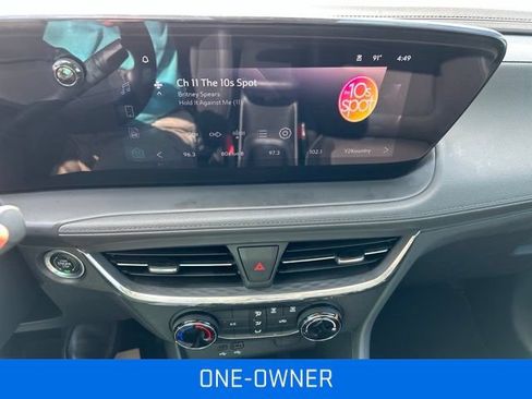Certified 2025 Buick Encore GX Preferred AWD/4WD image 3