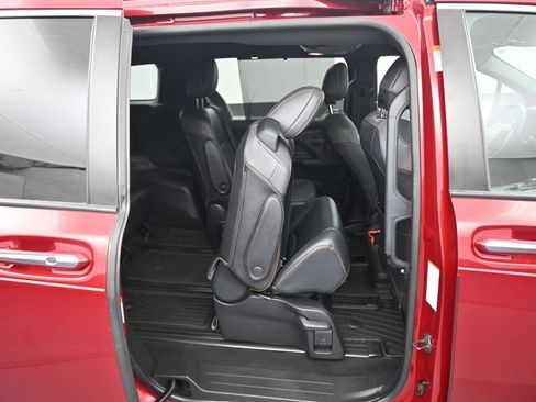 Used 2021 Toyota Sienna XSE FWD image 47