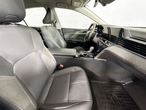 Used 2025 Toyota Camry XLE image 60