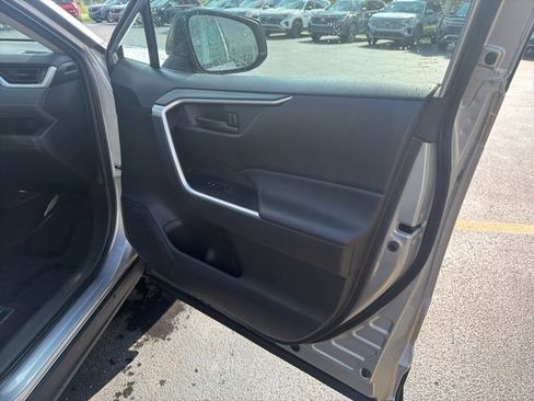 Used 2023 Toyota RAV4 LE AWD/4WD image 30