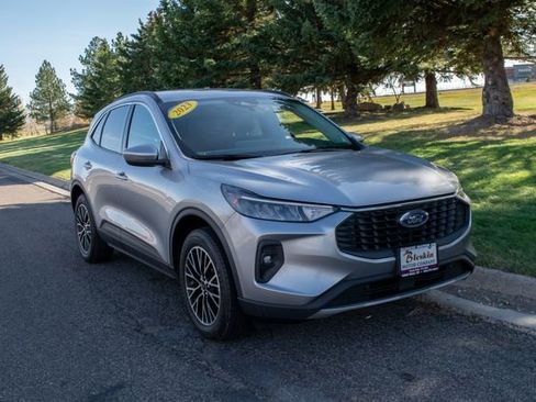 Used 2023 Ford Escape SE image 9