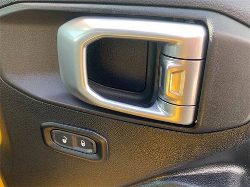 Certified 2019 Jeep Wrangler Sport image 38