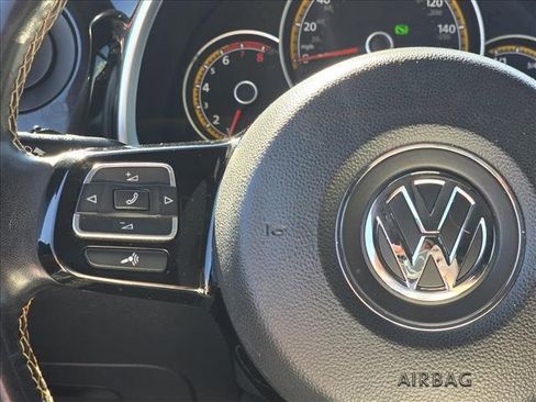 Used 2018 Volkswagen Beetle 2.0T Dune image 15