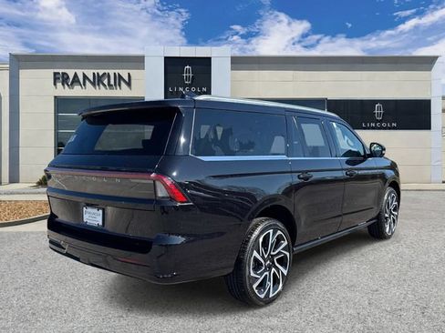 New 2026 Lincoln Navigator L Reserve AWD/4WD image 7