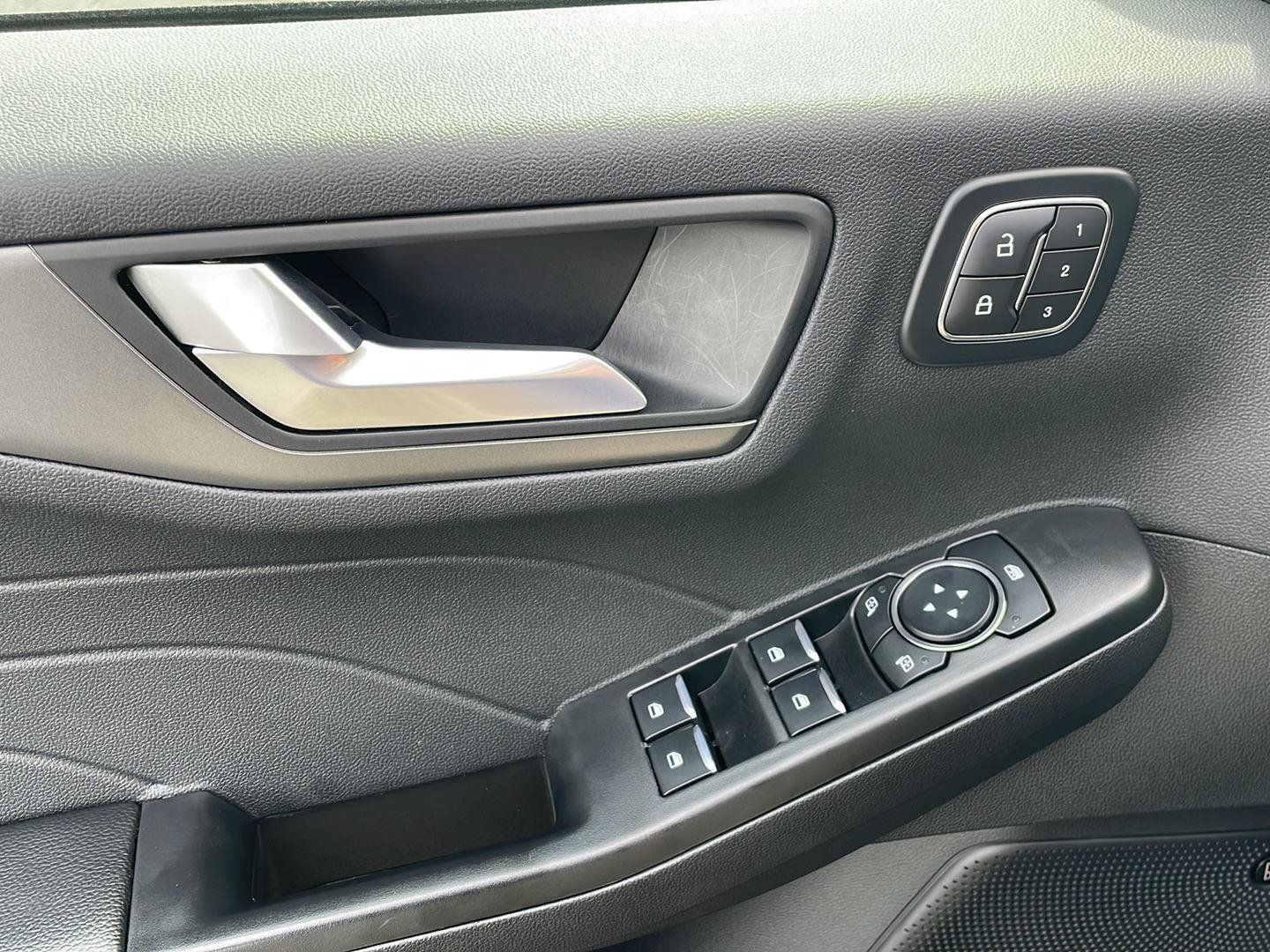 Used 2025 Ford Escape Active w/ Active Premium Tech Pack FWD image 12