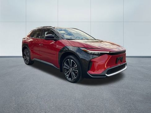 Used 2024 Toyota bZ4X Limited image 4