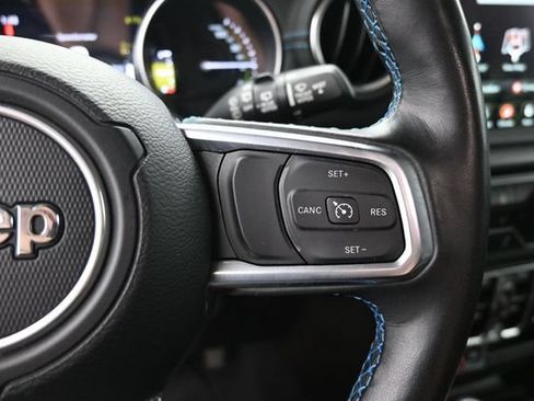 Used 2022 Jeep Wrangler Unlimited Rubicon 4xe w/ Cold Weather Group AWD/4WD image 19