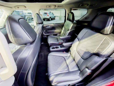 Used 2025 INFINITI QX80 Luxe image 35