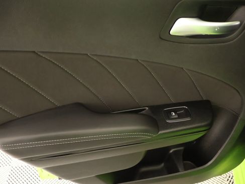 Used 2023 Dodge Charger SXT w/ Blacktop Package image 17