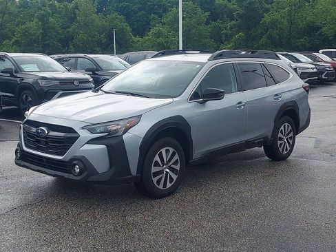 Certified 2025 Subaru Outback Premium AWD/4WD image 3