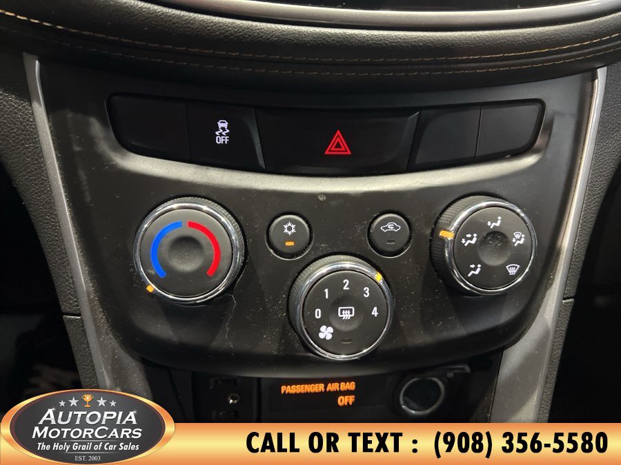 Used 2019 Chevrolet Trax LT w/ LT Convenience Package AWD/4WD image 25