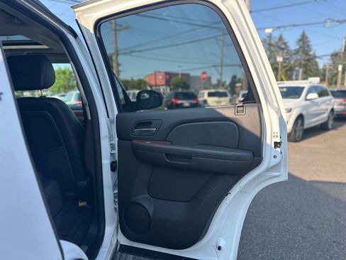Used 2007 GMC Yukon SLT w/ SLT Preferred Equipment Group RWD image 23