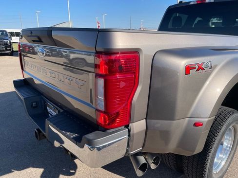 Used 2022 Ford F350 XLT w/ FX4 Off-Road Package image 29