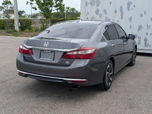 Used 2017 Honda Accord EX image 4