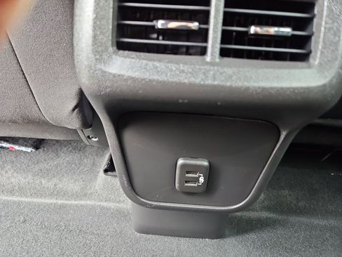 Used 2024 GMC Terrain SLE image 26