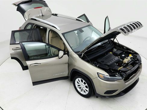 Used 2020 Jeep Cherokee Latitude FWD image 24