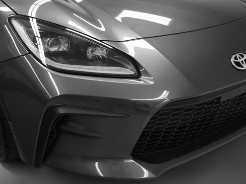 Used 2024 Toyota GR86 Premium RWD image 2