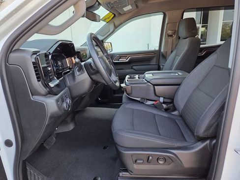 Used 2024 Chevrolet Silverado 1500 LT image 12