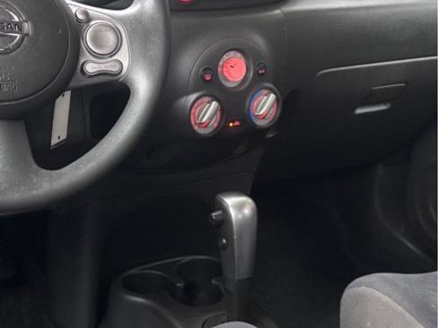 Used 2009 Nissan Cube 1.8 S w/ Interior Designer Pkg FWD image 14