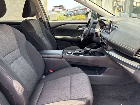 Used 2025 Nissan Rogue SV AWD/4WD image 38