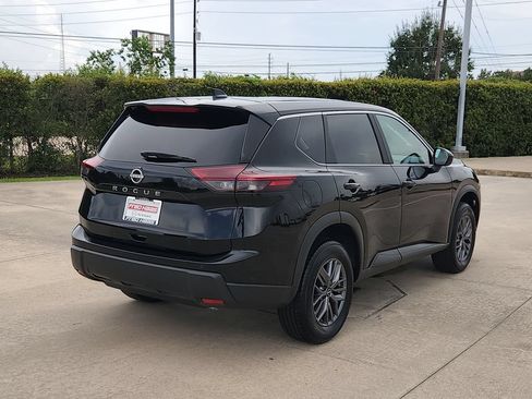 Used 2026 Nissan Rogue SV FWD image 5