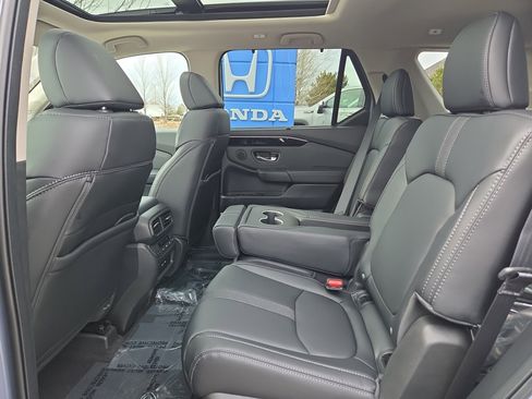 New 2025 Honda Pilot Touring image 33