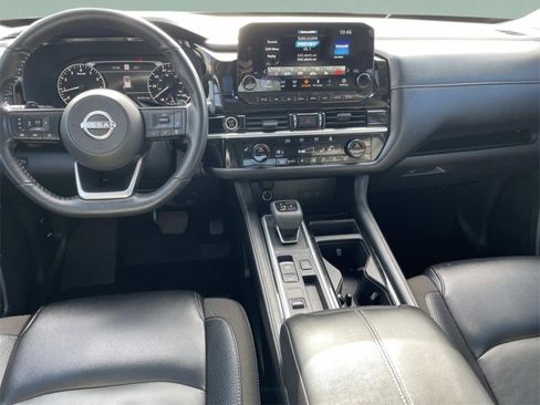 Used 2024 Nissan Pathfinder SL w/ SL Premium Package image 8