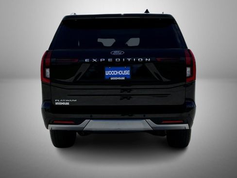 Used 2025 Ford Expedition Platinum AWD/4WD image 6