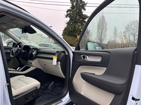 New 2026 Volvo XC40 B5 Plus w/ Protection Package Premier image 11