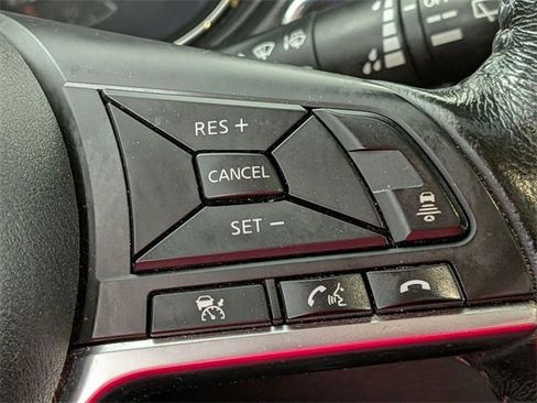 Used 2018 Nissan Rogue Sport SL w/ SL Premium Package image 19