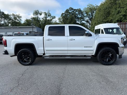 Used 2017 GMC Sierra 1500 SLT w/ SLT Premium Package AWD/4WD image 4