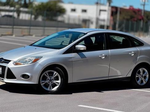 Used 2014 Ford Focus SE FWD image 8