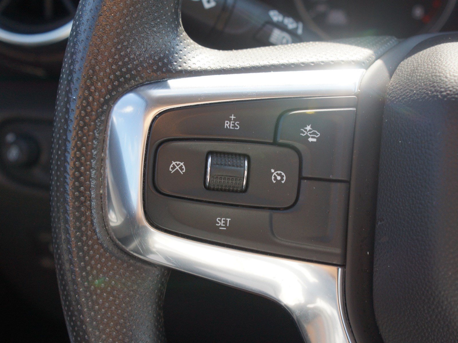 Used 2025 Chevrolet Blazer LT FWD image 9