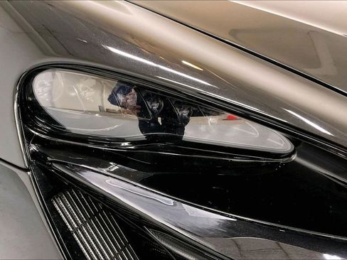 Used 2023 McLaren Artura image 29