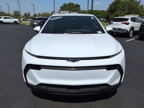 Used 2025 Chevrolet Equinox EV LT FWD image 2