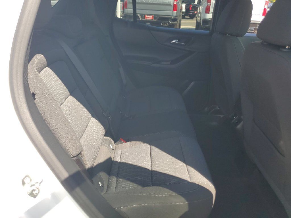 Used 2026 Chevrolet Equinox LT w/ Safety and Technology Package FWD image 26