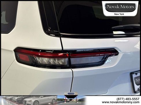 Used 2023 Jeep Grand Cherokee L Laredo image 7