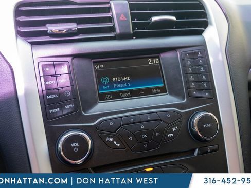 Used 2016 Ford Fusion SE FWD image 9