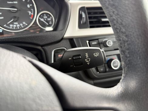 Used 2015 BMW 320i Sedan image 18