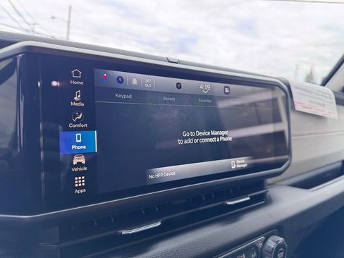 Used 2025 Jeep Wrangler Sport image 19