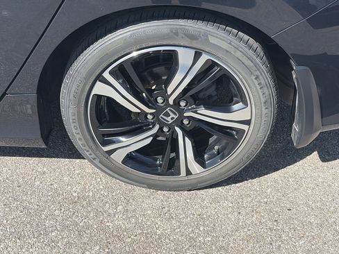 Used 2017 Honda Civic Touring image 9