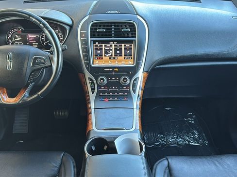 Used 2017 Lincoln MKX Reserve w/ Lincoln MKX Climate Package image 9