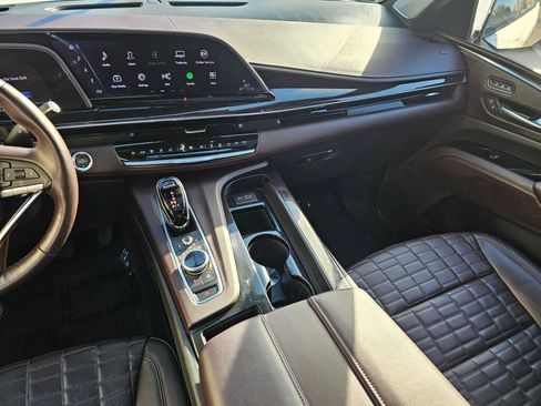 Certified 2023 Cadillac Escalade ESV Sport Platinum image 27